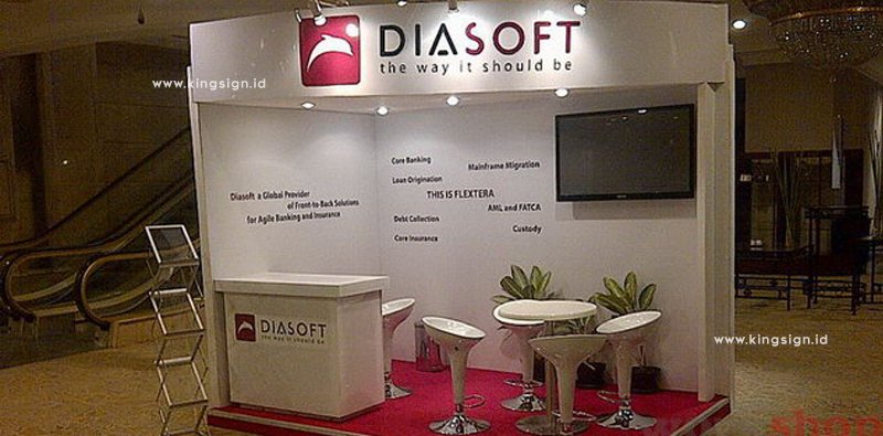 Booth pameran simple dan minimalis